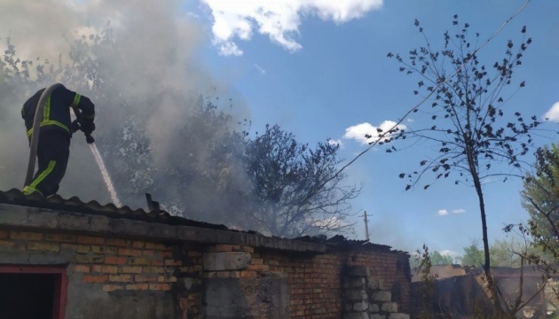 У Миколаєві загасили шість пожеж, які спалахнули через російські обстріли 