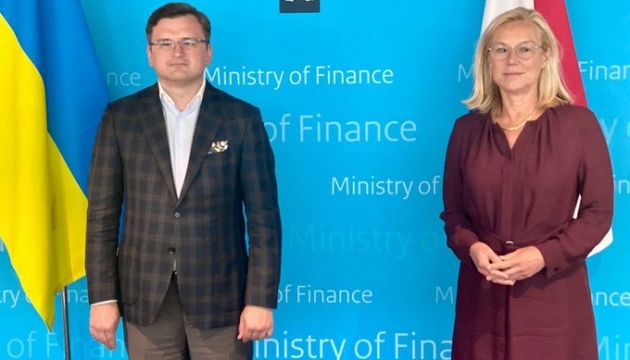 Ukrainischer Außenminister erörtert mit Finanzministerin der Niederlande Beschlagnahmung von russischen Vermögenswerten