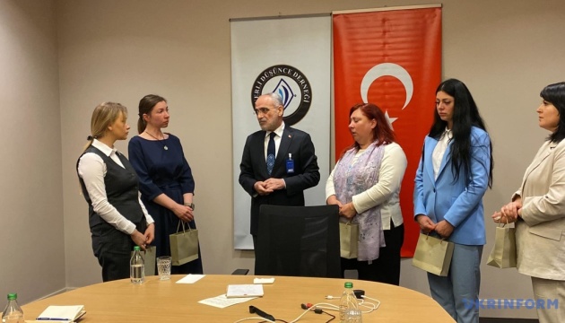 Сім’ї захисників Маріуполя просять Туреччину сприяти збереженню життів їхніх рідних