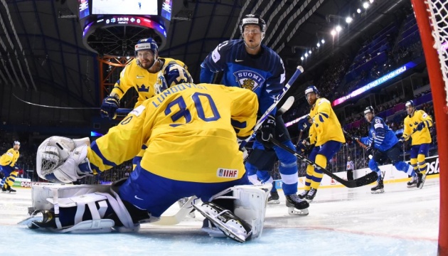 ЧС з хокею: Фінляндія по булітах поступилася Швеції, Швейцарія обіграла Словаччину