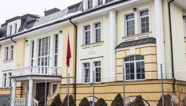 Швейцарія відновлює роботу посольства у Києві