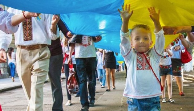 СКУ закликав підтримати захисників України у День вишиванки