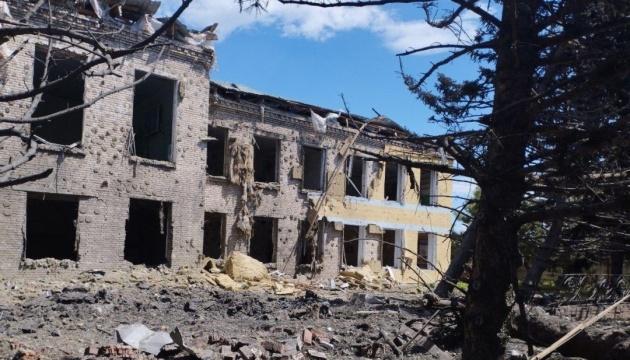 In der Ostukraine durch feindlichen Beschuss über 100 Zerstörungen binnen eines Tages  