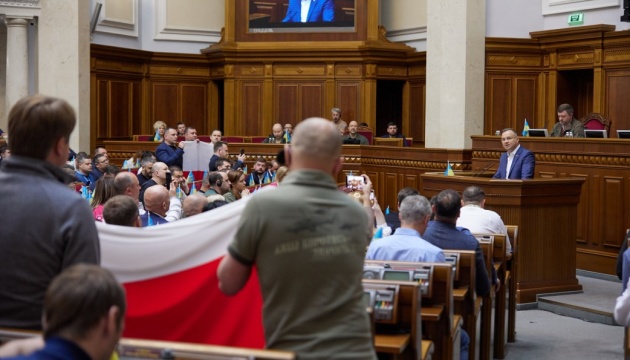 ドゥダ・ポーランド大統領、ウクライナ国会で演説　「ロシアからの賠償金でウクライナの復興が行われるべき」