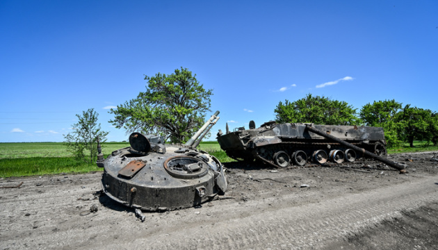 Ukrainian fighters smashing Russian fortifications, hardware in Sievierodonetsk