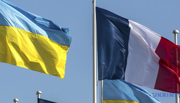 La France se mobilise pour prendre en charge médicalisée les blessés de guerre et les enfants ukrainiens atteints de cancer