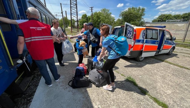 До Львова на лікування прибули 14 пацієнтів із Краматорська та Бахмута