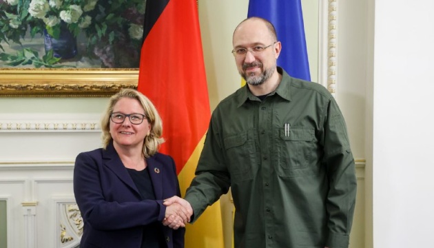 Wiederaufbau der Infrastruktur: Regierungschef Schmyhal triff sich mit Bundesentwicklungsministerin Schulze