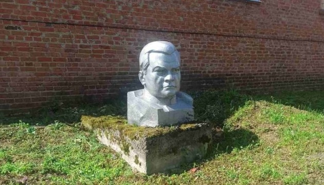 Ленін, Горький і Ватутін: на Полтавщині декомунізували сім монументів