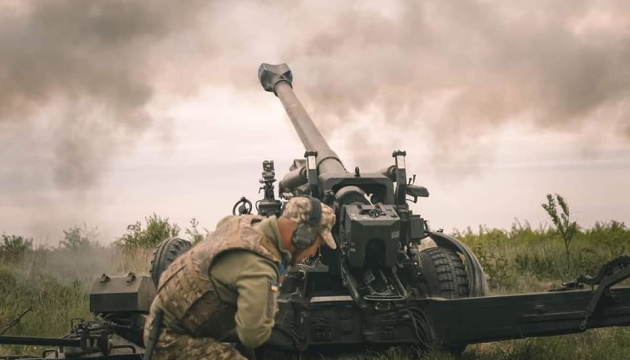 Ситуація на сході: ворог масовано обстрілює всю лінію оборони, ЗСУ відбили 10 атак