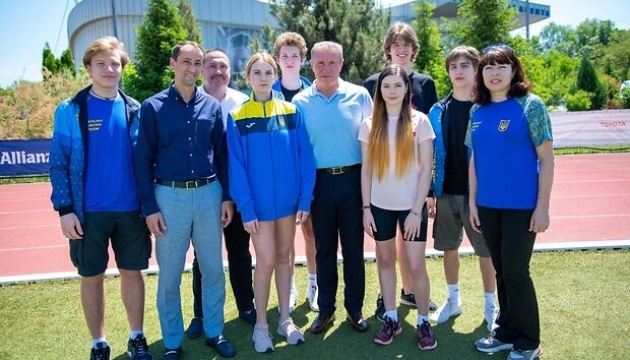 Бубка зустрівся з українськими спортсменами, які тренуються в Румунії