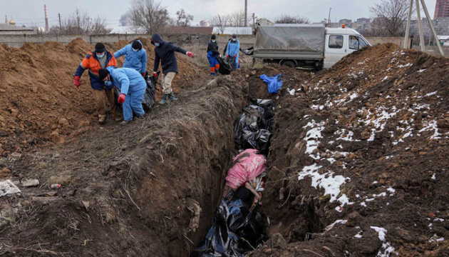 Nouvelles fosses communes découvertes à Marioupol : il pourrait y avoir plus de 22 000 morts