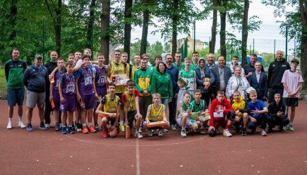 Баскетбольний клуб «Говерла» провів благодійний юнацький турнір