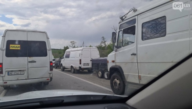 На блокпосту у Василівці ворог тримає в якості живого щита тисячі українців 