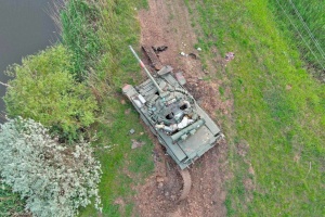 На юге ВСУ уничтожили два модернизированных танка рф и 35 оккупантов