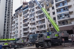 Ракетні обстріли Києва: у пошкодженому будинку відновили рятувальні роботи