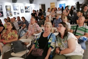 У Словенії провели виставку-продаж для збору коштів на відбудову Харкова
