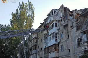 Death toll in Russian strike on apartment building in Mykolaiv rises to four - prosecutor's office