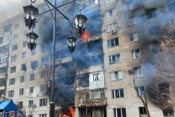 Hajdaj zeigt zerstörte Häuser in Region Luhansk