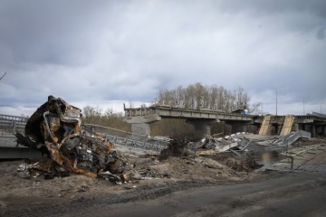 Se requieren al menos UAH 900 mil millones para restaurar las carreteras ucranianas destruidas
