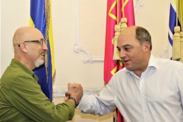 Reznikov y Zaluzhny se reúnen con el secretario de Defensa británico 