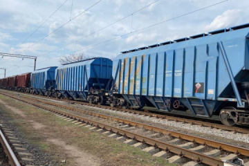 Russian invaders steal freight cars loaded with ore from Zaporizhzhia Region