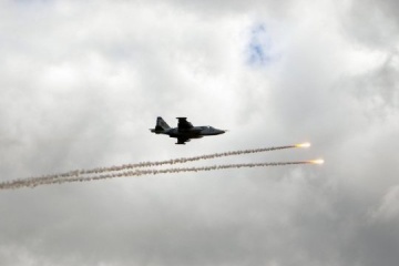 Donezk: Russisches Kampfflugzeug Su-25 mit Igla-Rakete abgeschossen, Pilot gefangen genommen