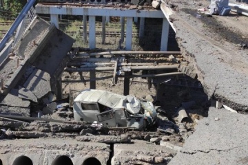 Rusos destruyen carreteras y puentes que conducen a Lysychansk usando helicópteros