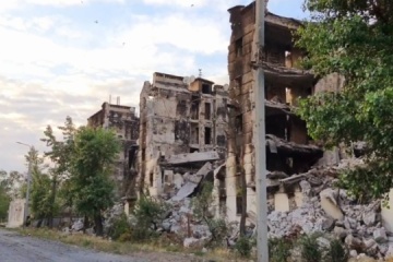 Les troupes russes continuent de pilonner la région de Louhansk : plusieurs civils sont portés disparus