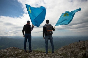 「ウクライナとクリミア・タタール人の旗がまたシンフェローポリに掲げられる」＝宇大統領府、クリミア・タタール民族旗の日にコメント