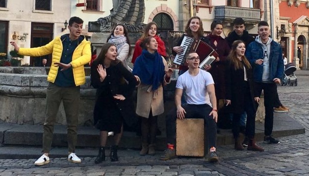 У Тернополі на вулицях заборонили співати пісні російською мовою