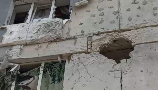 Les troupes russes continuent de pilonner Lyssytchansk : plusieurs immeubles endommagés en une nuit 