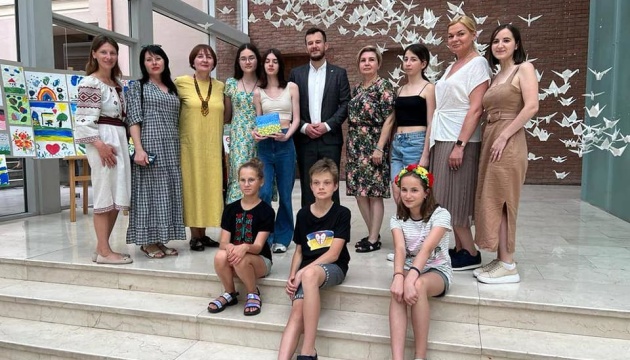 У Тбілісі відбулася благодійна акція на підтримку українських дітей-біженців