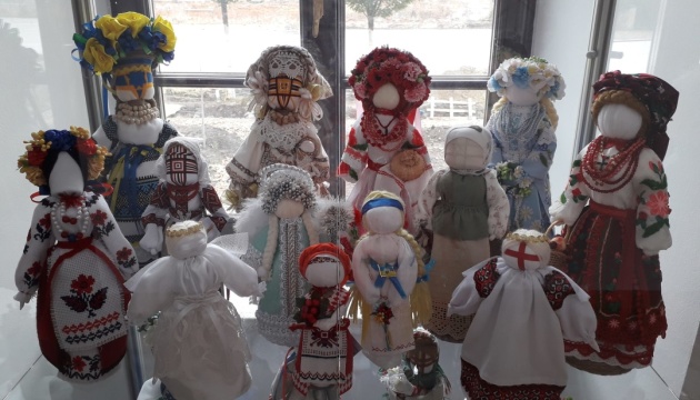 У Кракові стартував благодійний аукціон з продажу ляльок від українських майстринь