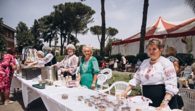 У Римі провели благочинний ярмарок на підтримку ЗСУ