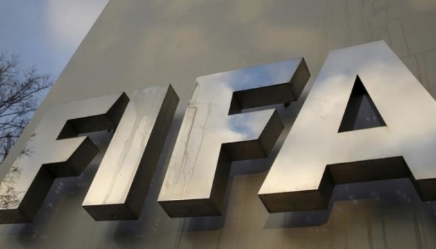 ФІФА продовжила право українських клубів заморожувати контракти футболістів