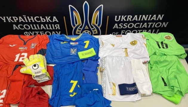 Футбольнмй матч з вірменами збірна України проведе у синій формі