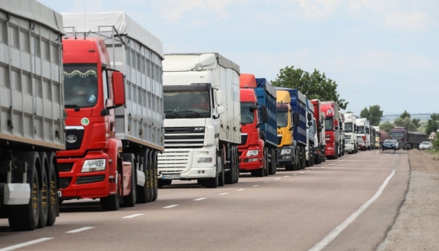 У черзі на кордоні України й Польщі вже менше тисячі вантажівок - посол