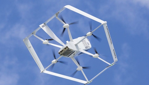 Менше ніж за годину: Amazon доставлятиме замовлення дронами