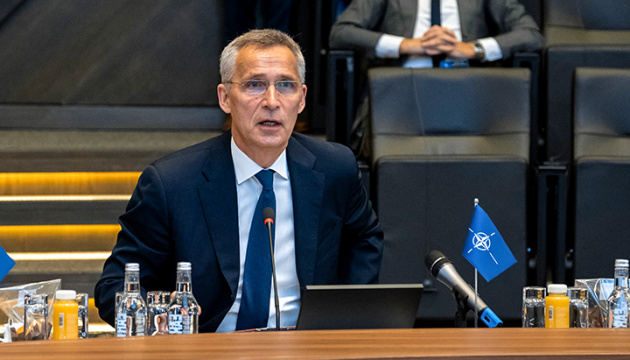 Jens Stoltenberg promis des armes lourdes à l’Ukraine, mais prévient que cela « demande du temps »