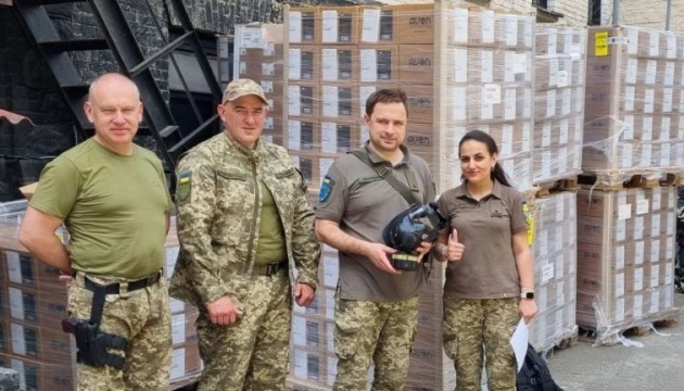 У рамках кампанії СКУ в Україну надійшли найсучасніші протигази