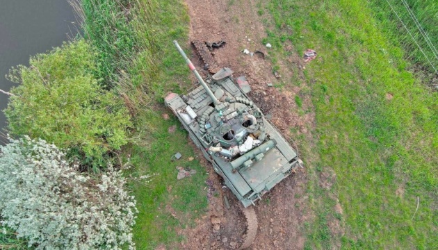 Ukrainian forces destroy two upgraded Russian tanks, 35 invaders in Ukraine's south