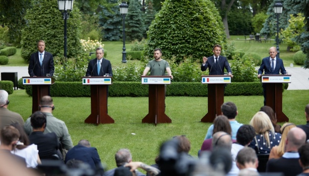 Francia, Alemania, Italia y Rumania apoyan la concesión a Ucrania del estatus de candidato a miembro la UE