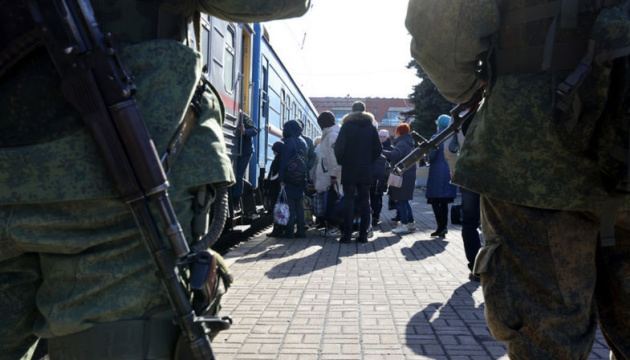 Дітей з Луганщини загарбники хочуть вивозити до рф «за шкільним обміном» - ОВА