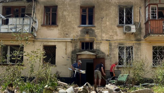 Ракетний удар по Миколаєву: пошкоджені понад 10 будинків та об'єкт інфраструктури