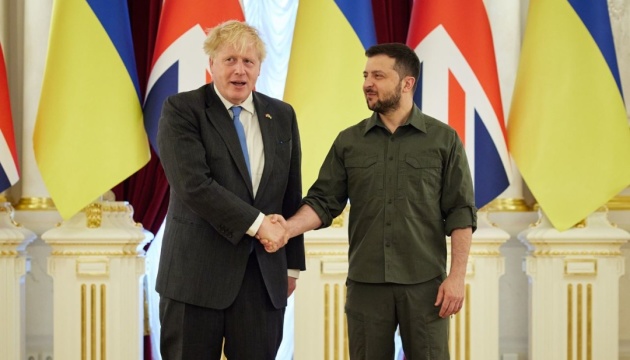 Джонсон оголосив про виділення £54 мільйонів військової допомоги Україні