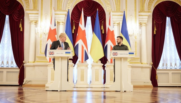 Велика Британія хоче забезпечити стратегічну витривалість України – Джонсон