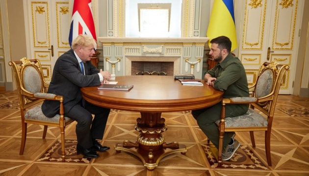 Джонсон запропонував Зеленському масштабну програму підготовки для українських військ