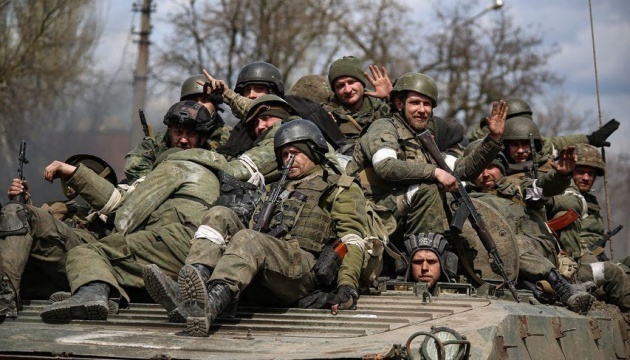 Russian soldiers, officers desert, trying to flee war in Ukraine - intercept