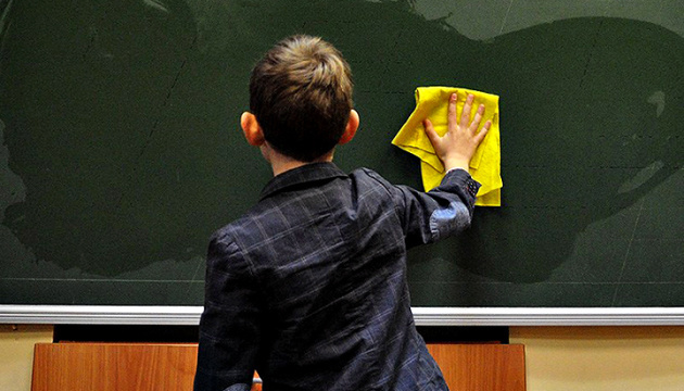 Школи Миколаєва з нового навчального року забороняють російську мову